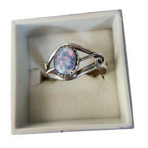 Ring Australian Opal  Red Blue Green  Size 91/2  3 gr 1.5 cm x 1 cm Opal 15 mm x
